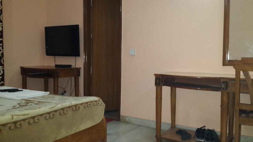 Hotel Vishal Residency, Mahipalpur Near Igi Delhi Airport